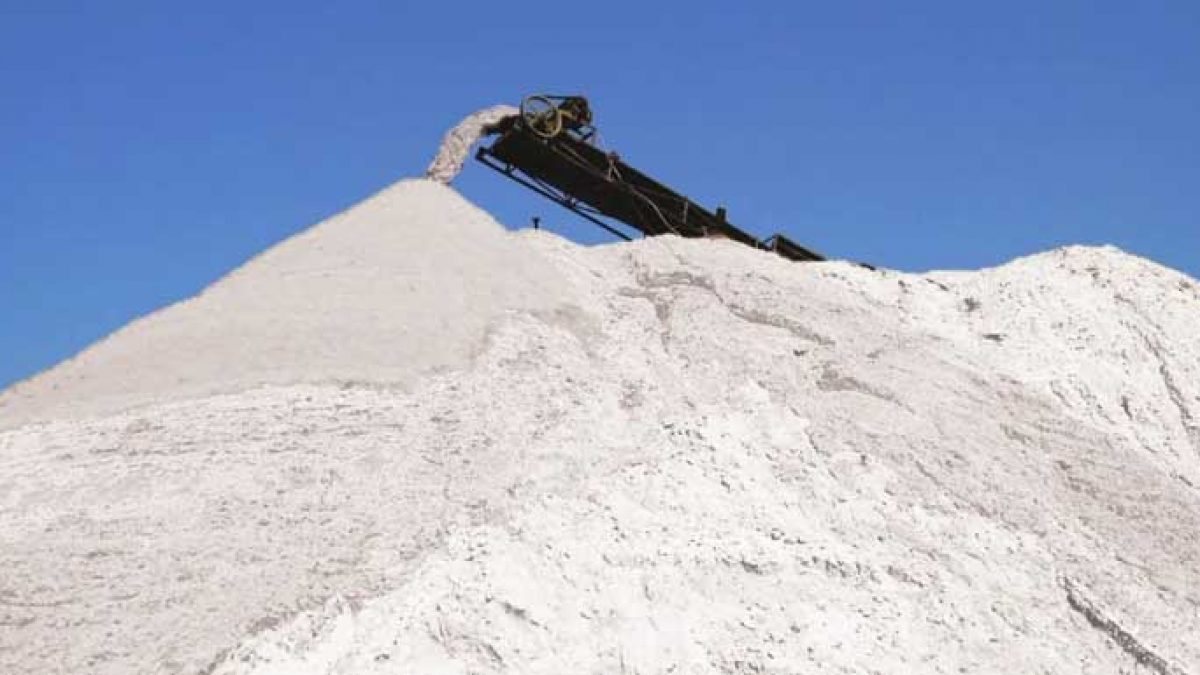 What Is Silica Sand & How Is It Different From Regular Sand? - Shaw  Resources